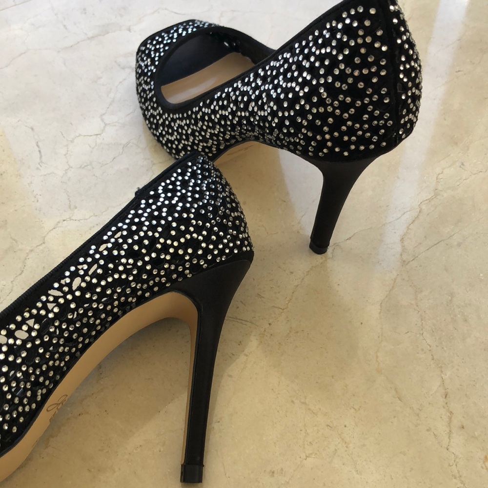BADGLEY MISCHKA NEVER WORN BLACK SATIN JEWEL PUMPS